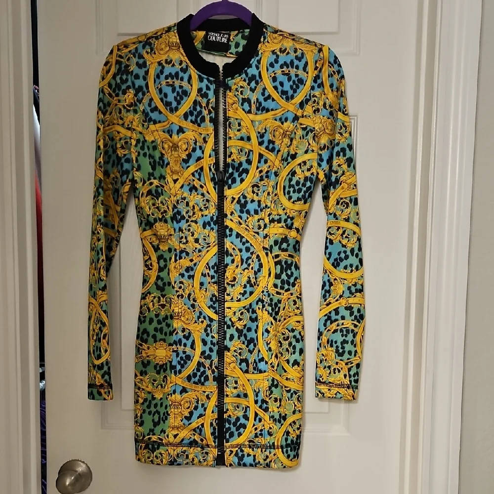 Elegant Long Sleeve Dress with Blue and Yellow Patterns - Picture 1 of 6